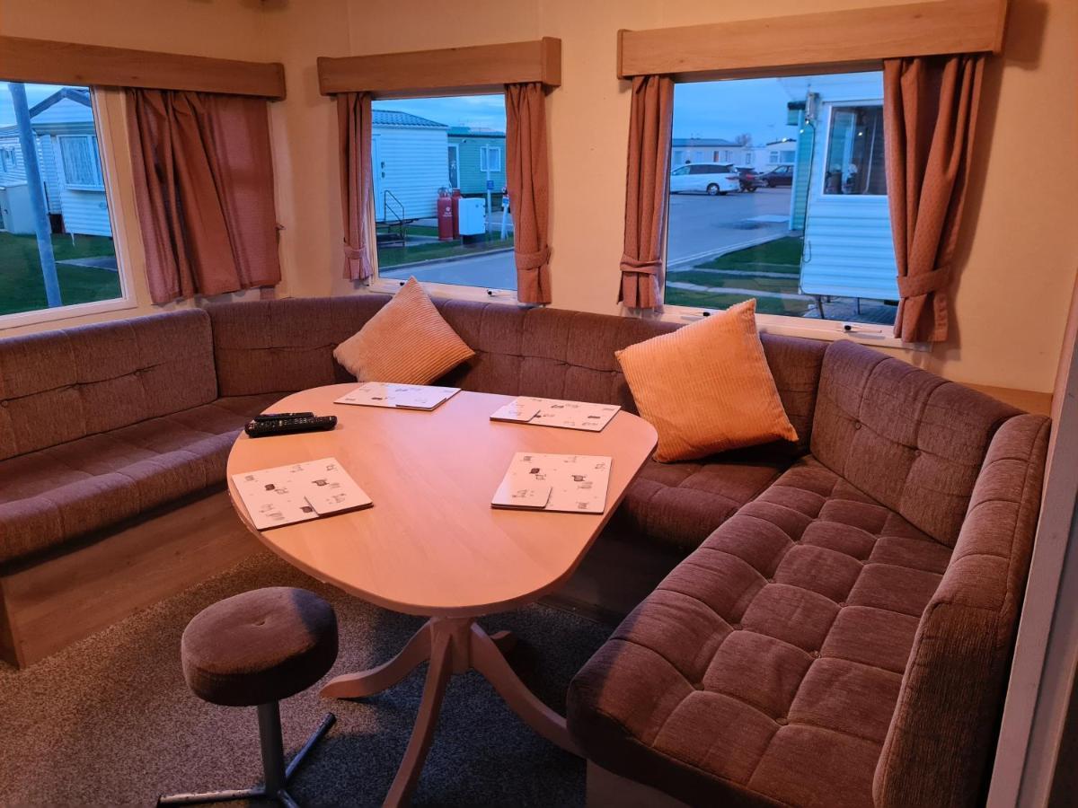 Cosy, Family Caravan Near The Beach クラクトン・オン・シー エクステリア 写真