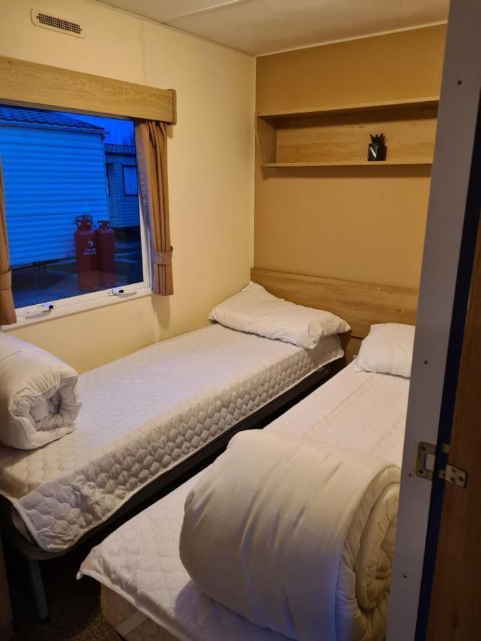 Cosy, Family Caravan Near The Beach クラクトン・オン・シー エクステリア 写真